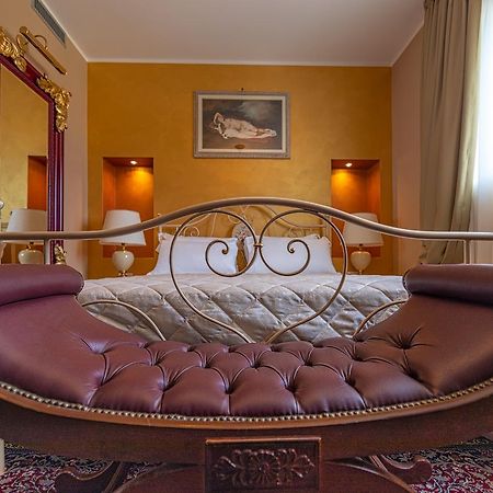Villa Luisa Rooms And Breakfast Peschiera del Garda Exterior photo